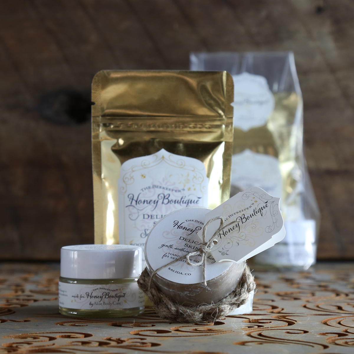 delicate-skin-gift-pack-the-beekeeper-s-honey-boutique